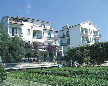 Apart-hotel Il Borgo Degli Ulivi 3*