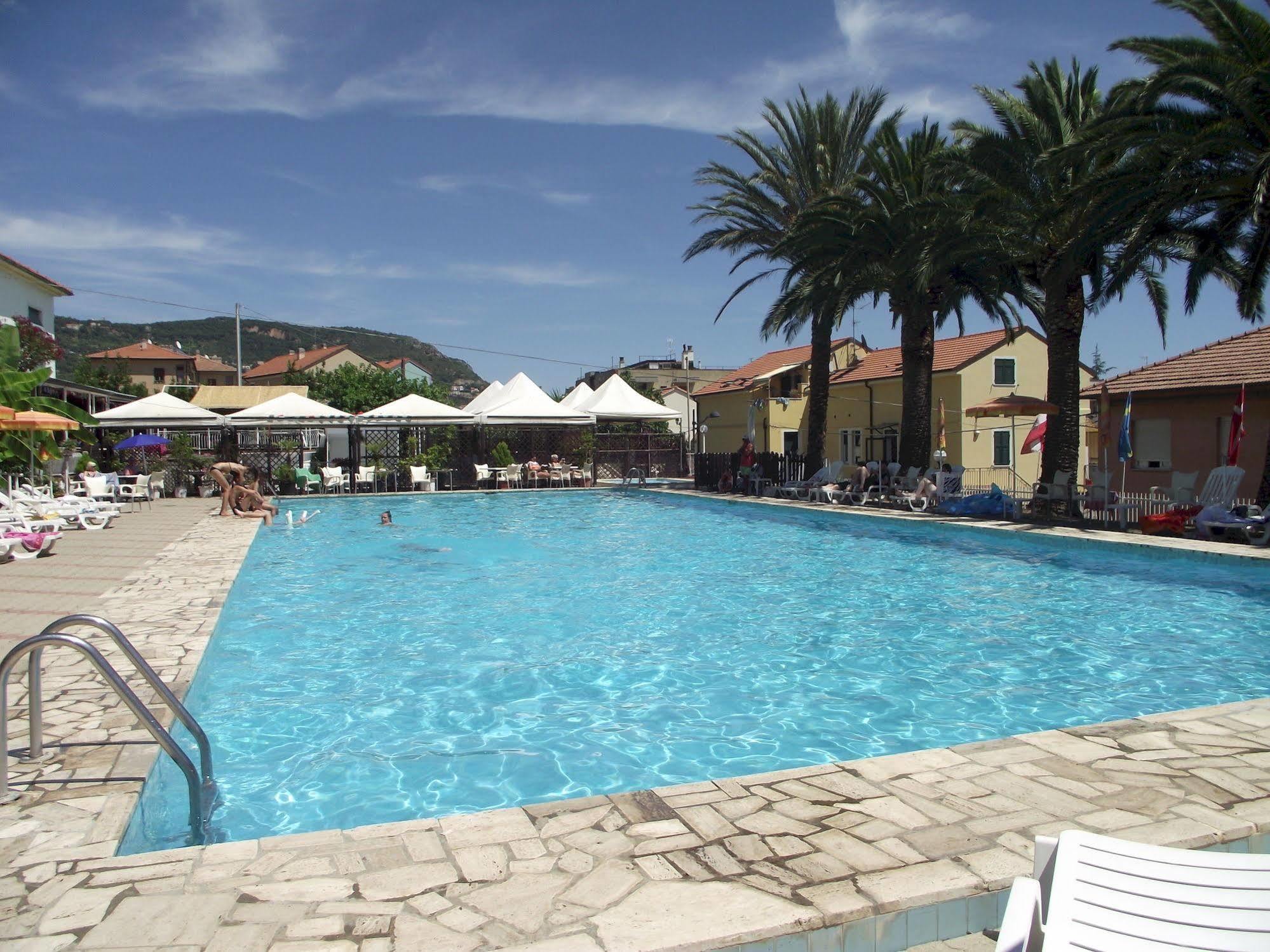 Il Borgo Degli Ulivi 3* Pietra Ligure