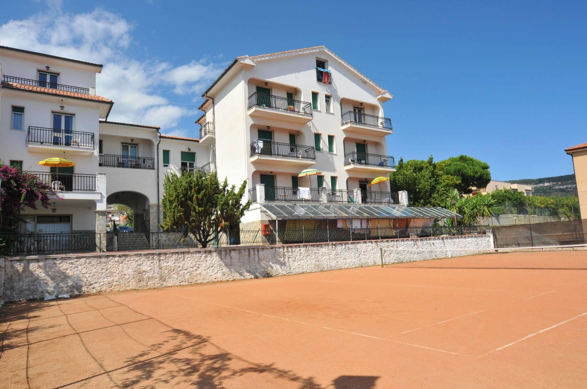 Il Borgo Degli Ulivi 3*