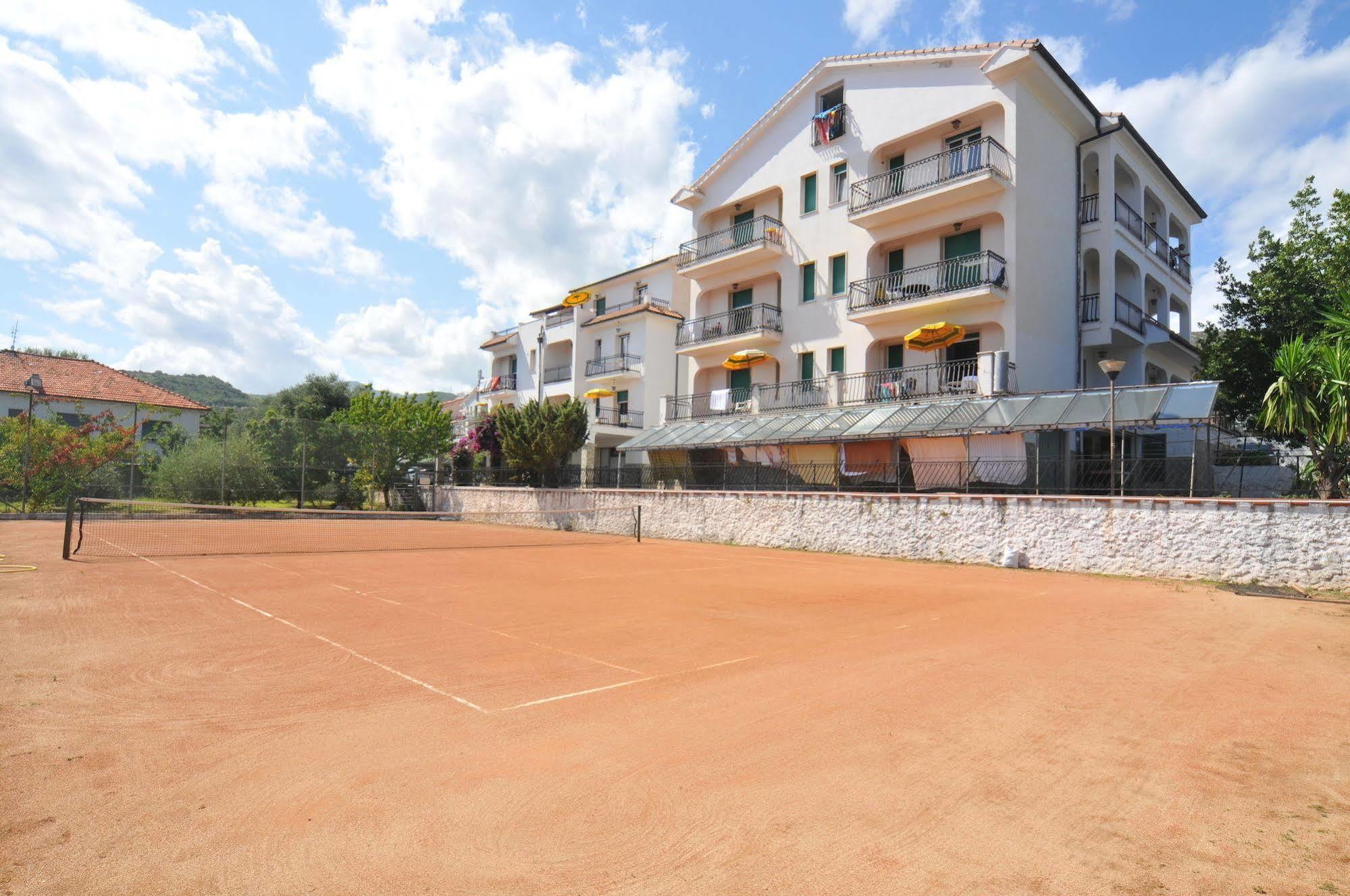 Apart-hotel Il Borgo Degli Ulivi Pietra Ligure